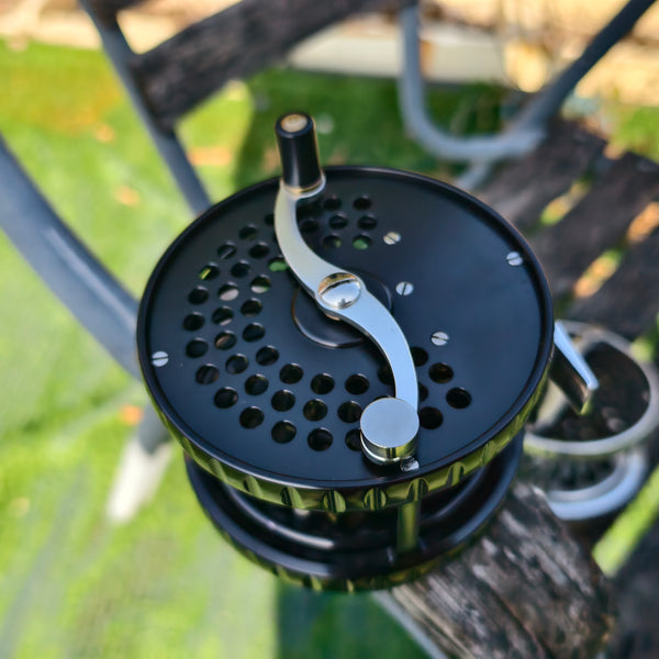 ZHUSROD Classic Fly Reel 4" fod 10/13wt 370g - Carbon Drag Aluminum Spey & Salmon Reel - Close-Up | ZHUSROD
